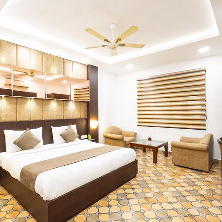 Hotel Panickers Residency - Ajmal Khan Market Near Karol Bagh Metro Delhi  Buitenkant foto