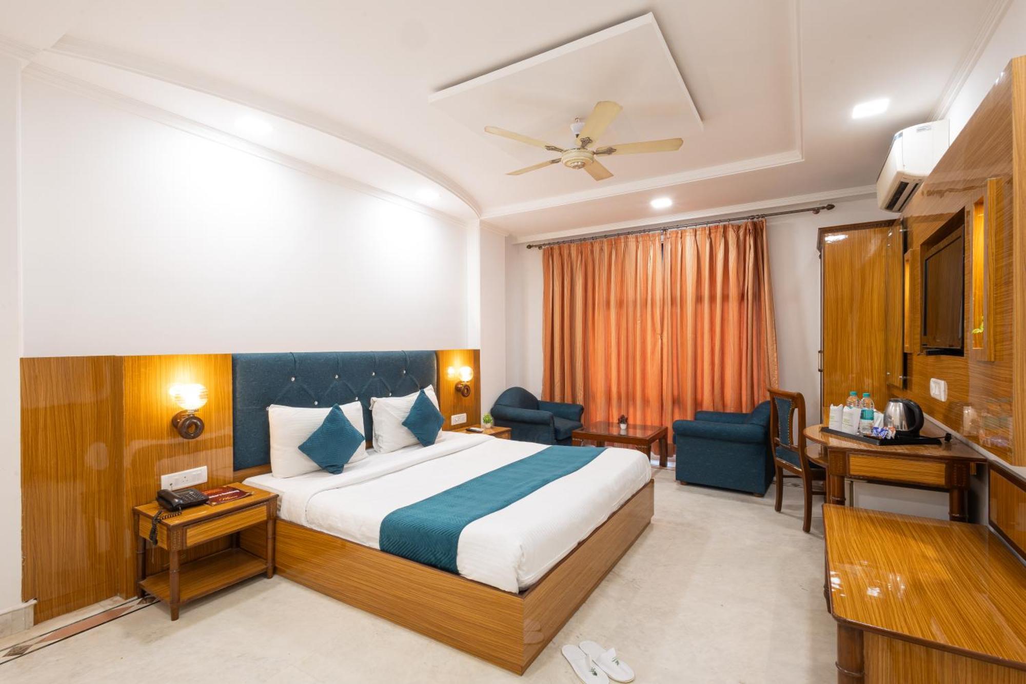 Hotel Panickers Residency - Ajmal Khan Market Near Karol Bagh Metro Delhi  Buitenkant foto