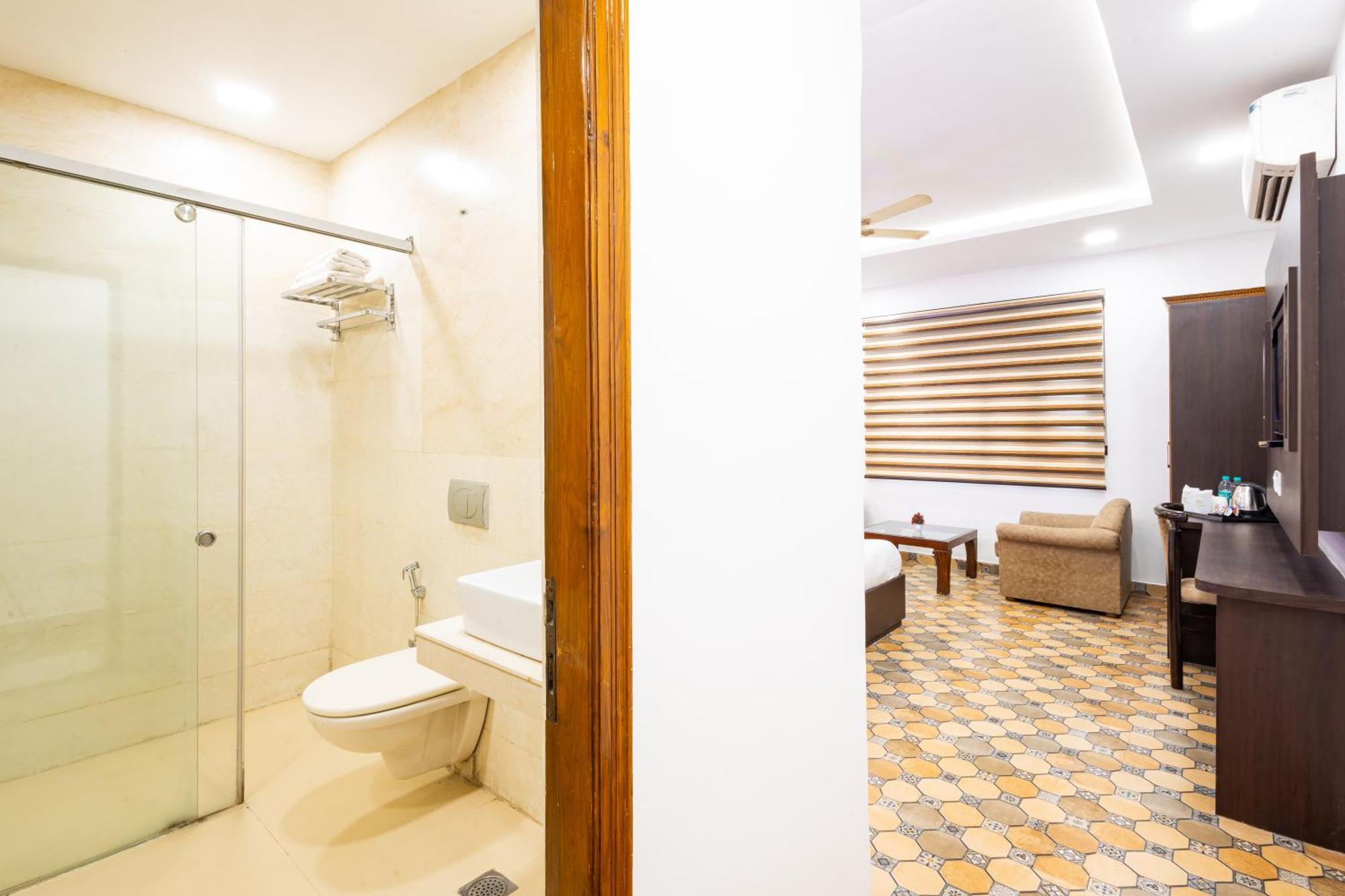 Hotel Panickers Residency - Ajmal Khan Market Near Karol Bagh Metro Delhi  Buitenkant foto