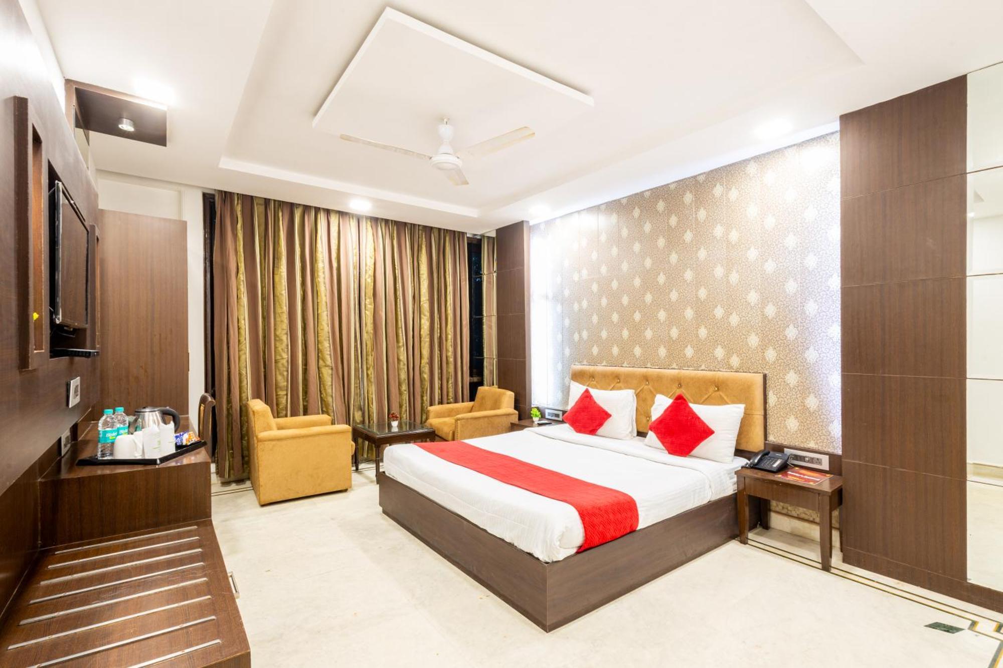 Hotel Panickers Residency - Ajmal Khan Market Near Karol Bagh Metro Delhi  Buitenkant foto