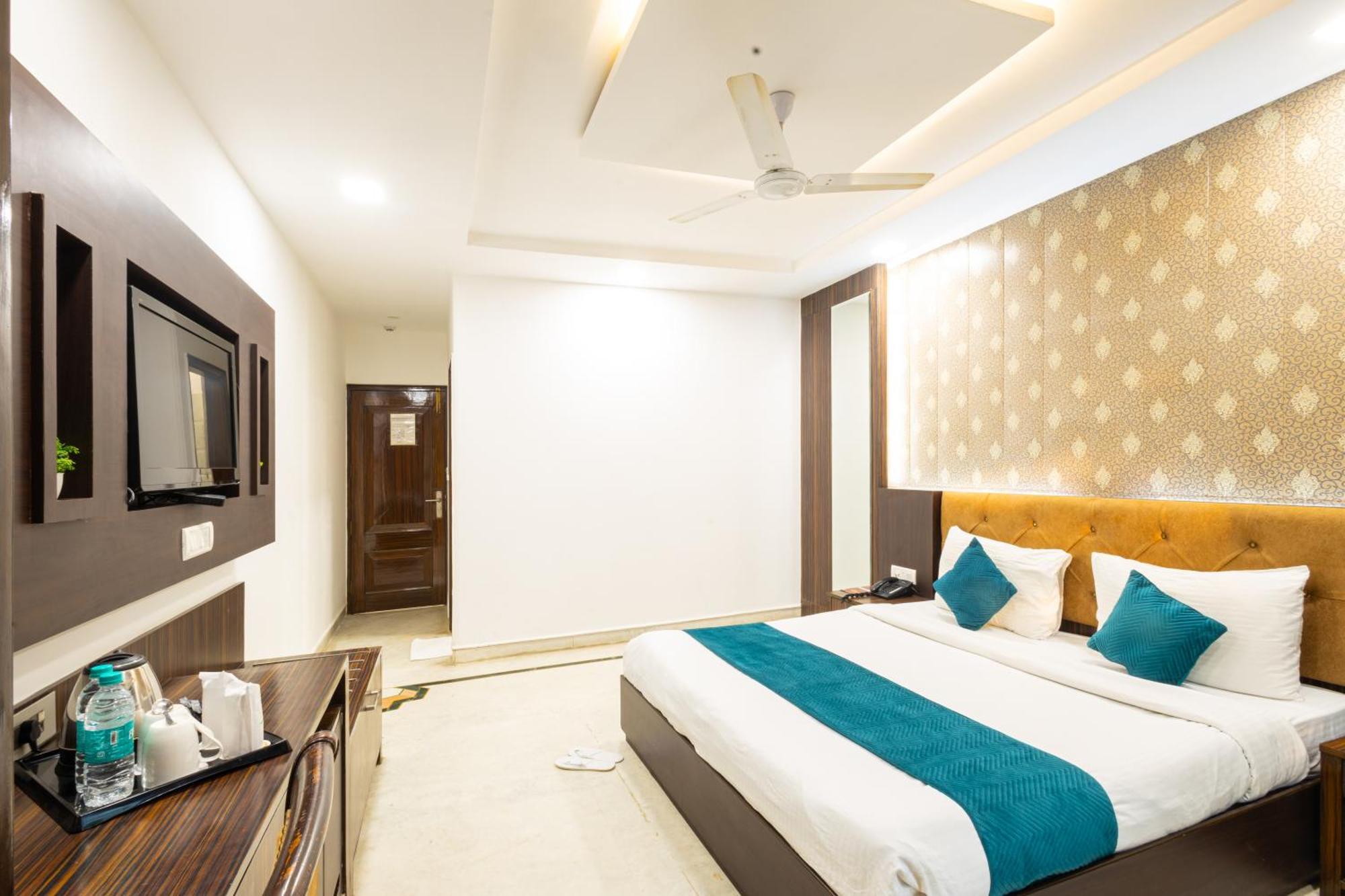 Hotel Panickers Residency - Ajmal Khan Market Near Karol Bagh Metro Delhi  Buitenkant foto