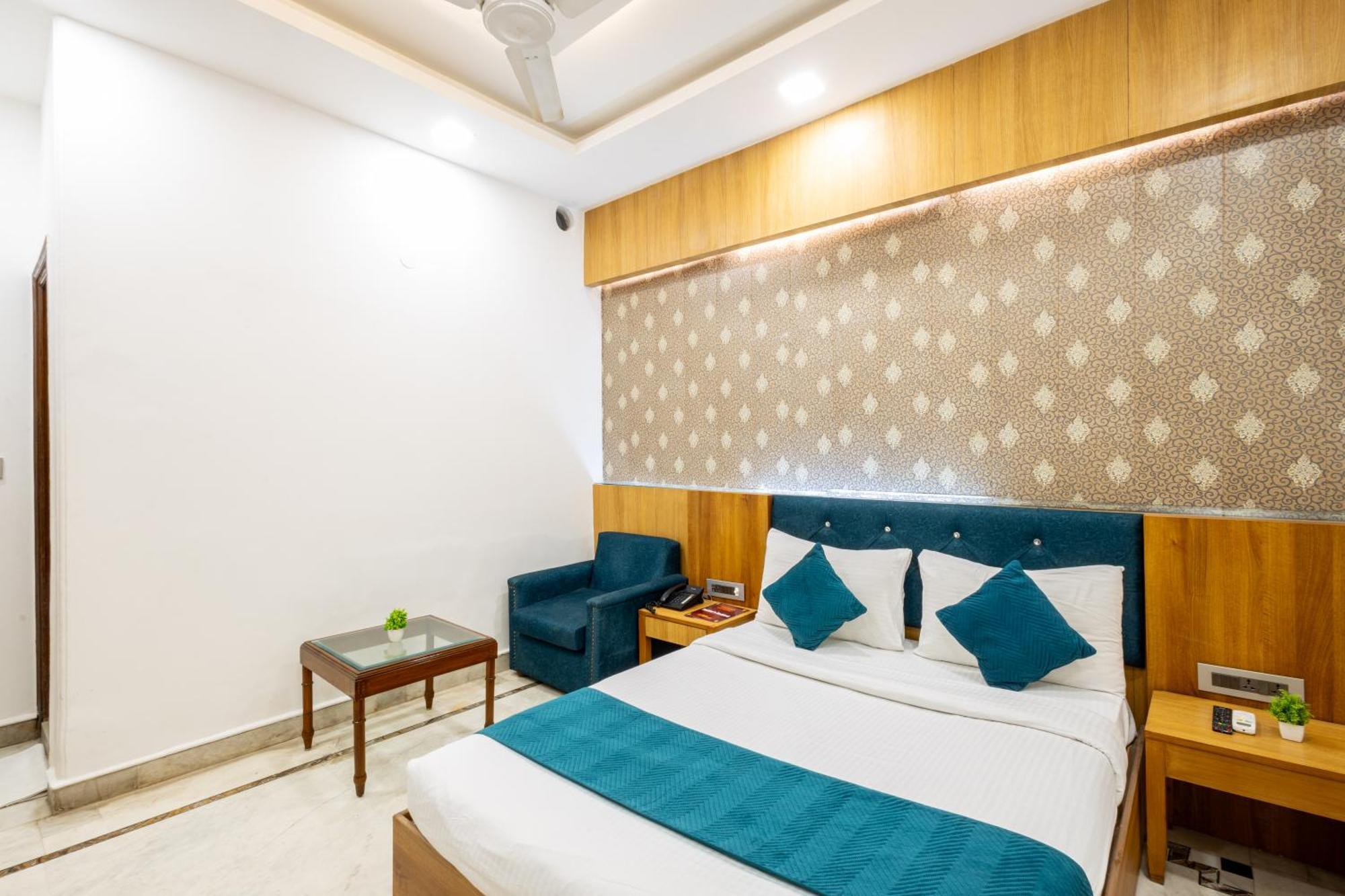 Hotel Panickers Residency - Ajmal Khan Market Near Karol Bagh Metro Delhi  Buitenkant foto
