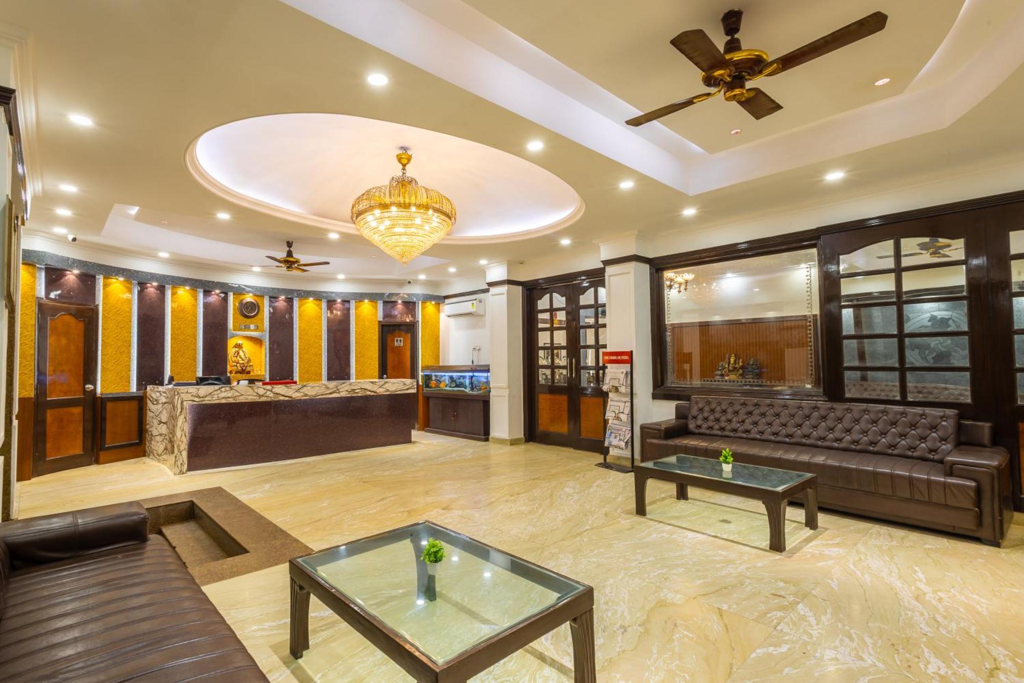 Hotel Panickers Residency - Ajmal Khan Market Near Karol Bagh Metro Delhi  Buitenkant foto